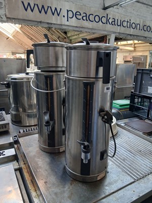 Lot 169 - 2 x hot water flasks