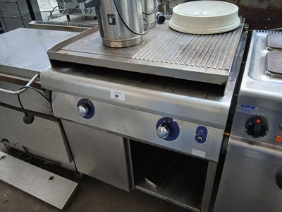 Lot 170 - 80 cm gas solid top and ribbed top griddle