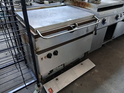 Lot 171 - 90 cm gas Falcon bratt pan