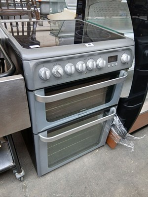 Lot 64 - 60cm electric HotPoint 4-zone cooker with 2x...
