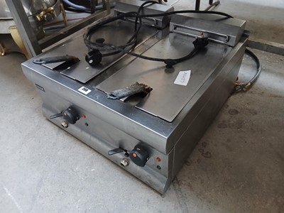 Lot 208 - 60 cm Lincat electric bench-top twin-tank...