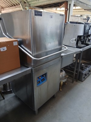 Lot 211 - 65 cm Proton W1400A lift-top pass-through...