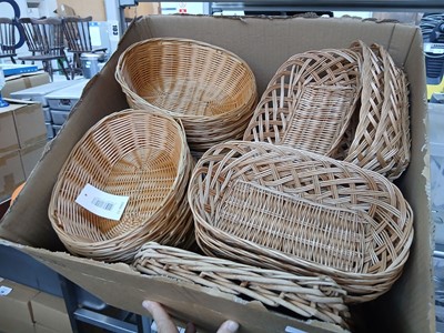 Lot 106 - Box containing display baskets