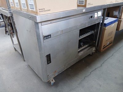 Lot 122 - 112cm electric Lincat mobile hot cupboard with...