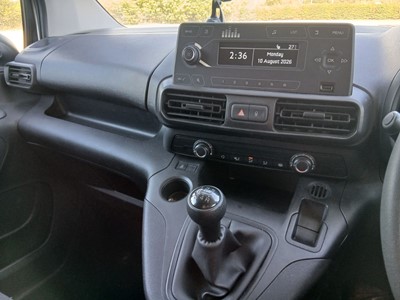 Lot (DP69 YMX) 2019 Vauxhall Combo Cargo Edition...