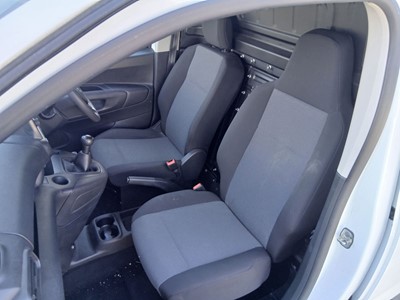 Lot (DP69 YMX) 2019 Vauxhall Combo Cargo Edition...