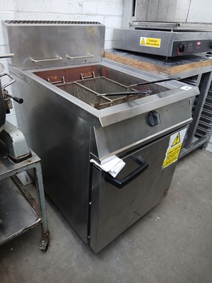Lot 280 - 60cm gas Falcon large single tank fryer with...