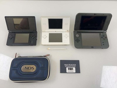 Lot 1101 - Nintendo 3DS together with 2x DS lite