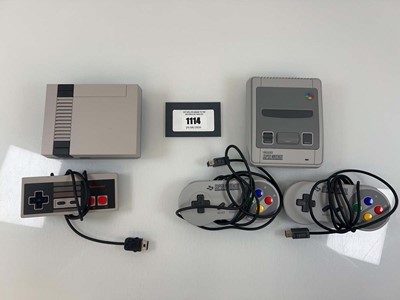 Lot 1114 - SNES and NES minis