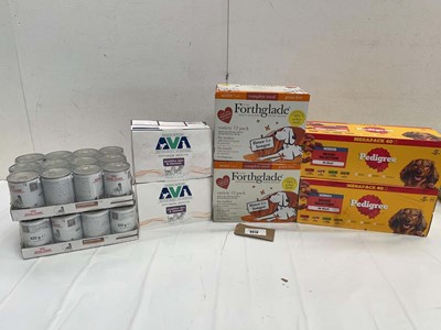 Lot 3513 - 2 bags of dog wet food comprising Royal Canin...