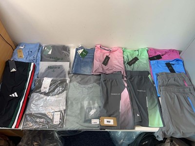 Lot 3697 - Sportswear Adidas, Closure, Technicals,...