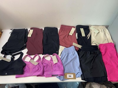 Lot 3698 - 12x Sweaty Betty sportswear clothing