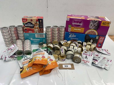 Lot 3514 - Cat food including Applaws, Felix, Whiskas,...