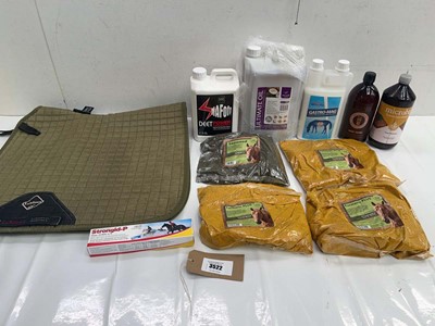Lot 3522 - Horse care including Seaweed, Tumeric Plus,...