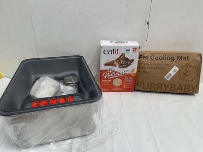 Lot 3527 - Cat litter tray, Catit cat litter and pet...