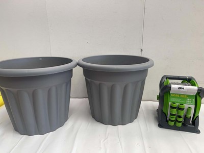 Lot 3534 - Hose reel set and 2 large garden planters