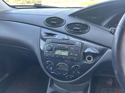 Lot (EJ53 UKM) 2003 Ford Focus Ghia TDCI 5-door...