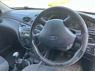 Lot (EJ53 UKM) 2003 Ford Focus Ghia TDCI 5-door...