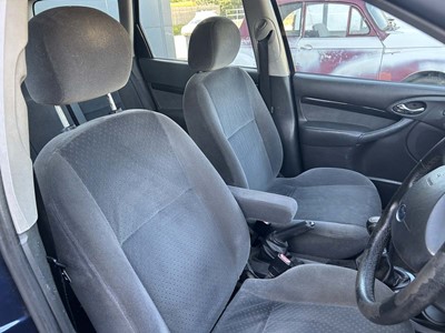 Lot (EJ53 UKM) 2003 Ford Focus Ghia TDCI 5-door...