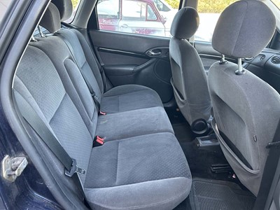 Lot (EJ53 UKM) 2003 Ford Focus Ghia TDCI 5-door...