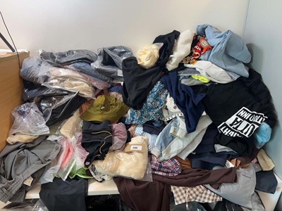 Lot 3709 - Pallet box (not included) mixed adults clothing