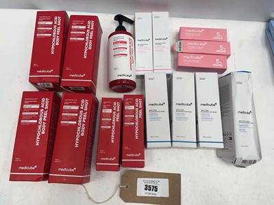 Lot 3575 - 16x Medicube products