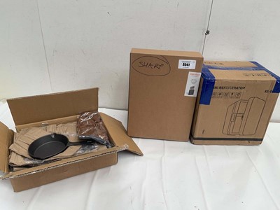 Lot 3541 - Cast iron 5 piece frying pan set, John Lewis 5...