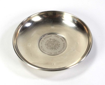 Lot 204 - A silver dish inset a commemorative QEII coin,...