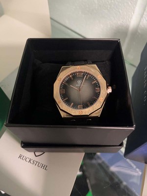 Lot 2040 - Ruckstuhl men's wrist watch boxed