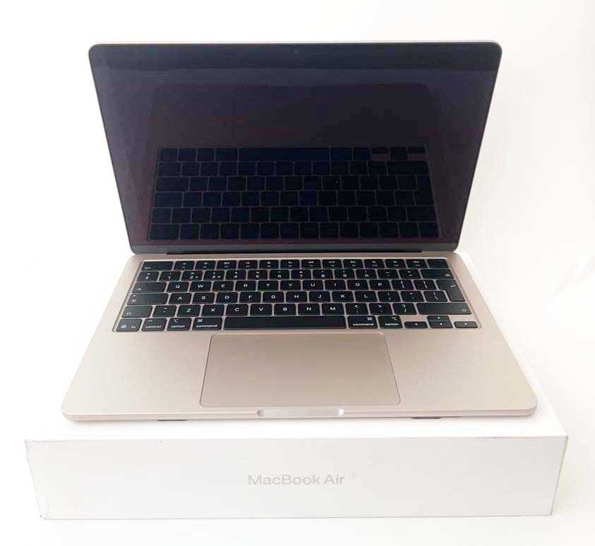 Lot MacBook Air 13" 2025 A3240 Starlight laptop...