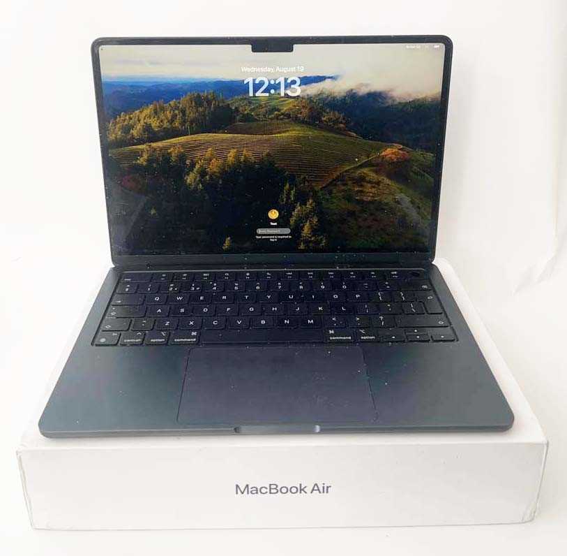 Lot MacBook Air 13" 2024 A3113 Midnight laptop...