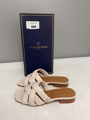 Lot Fairfax & Favor UK5 ebury sandals in stone...