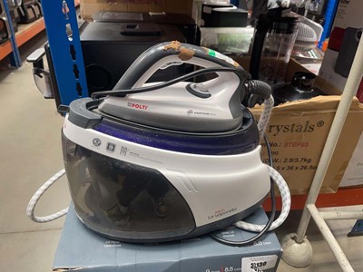 Lot 3070 - Unboxed steam iron