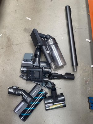 Lot 3336 - Hand held Samsung Jet 75E with accessories