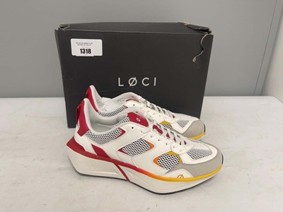 Lot Loci UK6 volt trainers in white - boxed