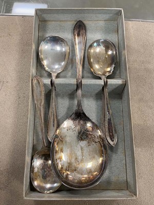 Lot 2324 - Box containing 4 EPNS spoons