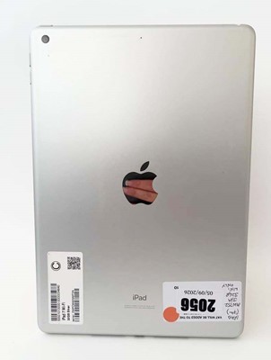 Lot iPad 7th Gen 32GB Silver