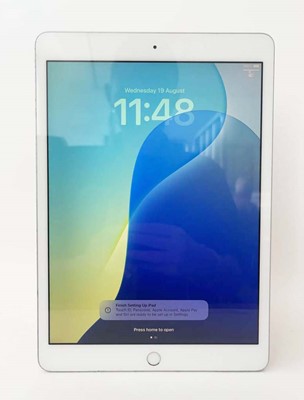 Lot iPad 7th Gen 32GB Silver