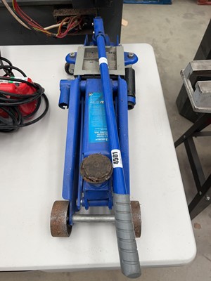 Lot 4501 - 2 1/2 Tonne hydraulic trolley jack