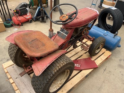 Lot 4518 - Wheel Horse mini garden vintage tractor with...