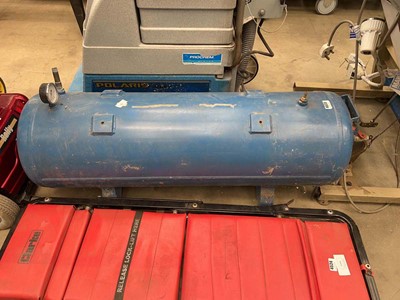Lot 4523 - Industrial air compressor tank