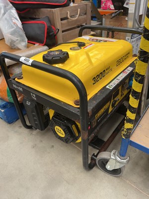 Lot 4533 - Champion 3200 petrol generator