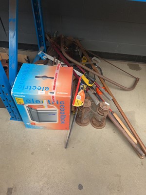 Lot 4659 - Selection of tools including hand held saws,...