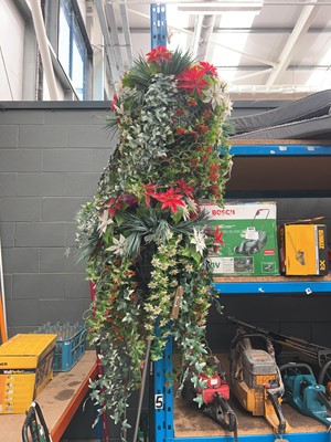 Lot 4169 - Artificial hanging basket