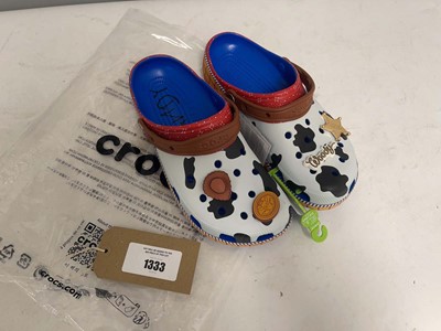 Lot Crocs UK9-10 Toy Story Woody classic clogs