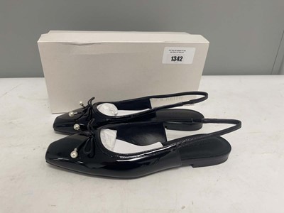 Lot Charles & Keith EU40 black patent ballerina...