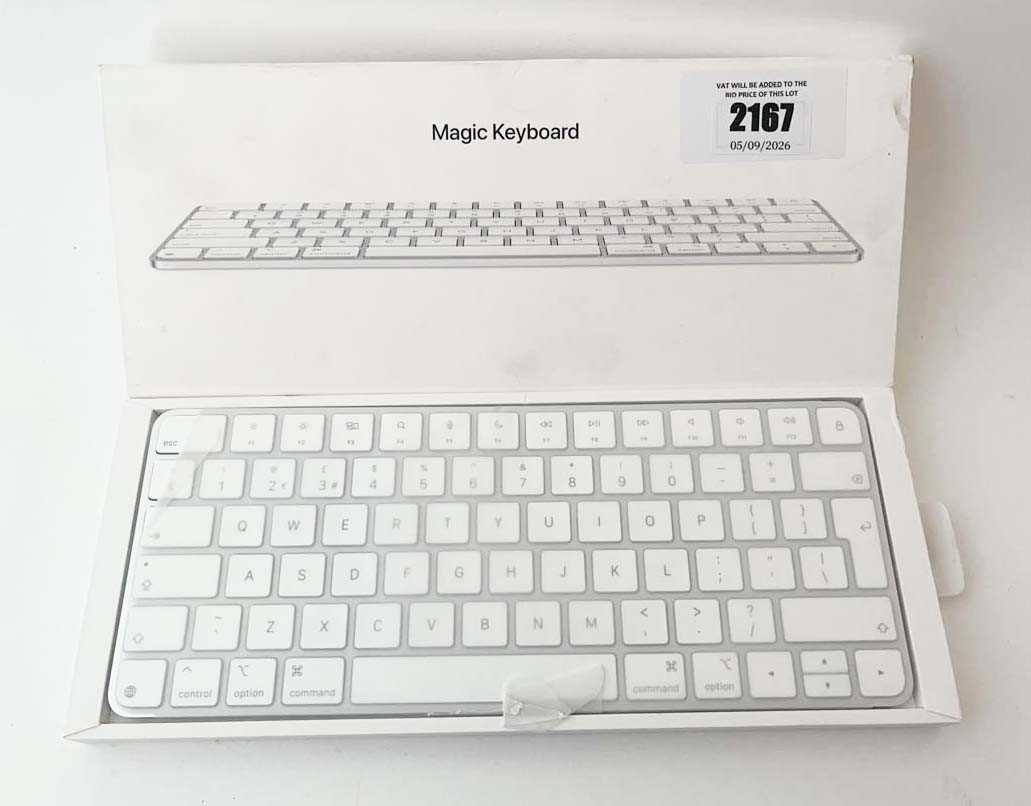 Lot Magic Keyboard A3203, boxed