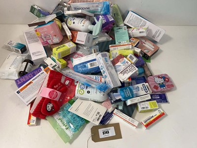 Lot 3743 - Medical related items