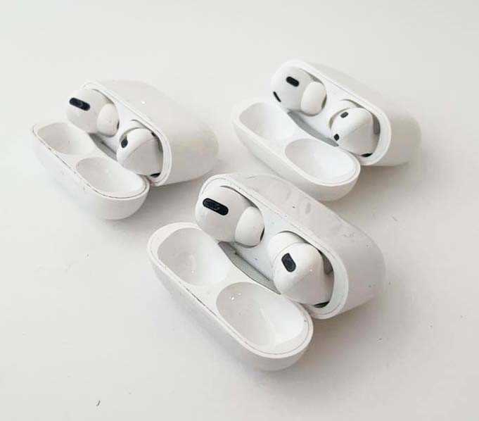 Lot 3x AirPods Pro 2nd Gen (Lightning cable case)
