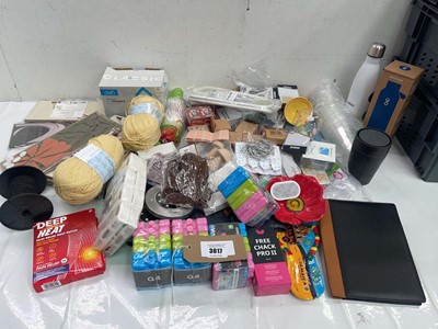 Lot 3617 - 2 large bags of assorted household items
